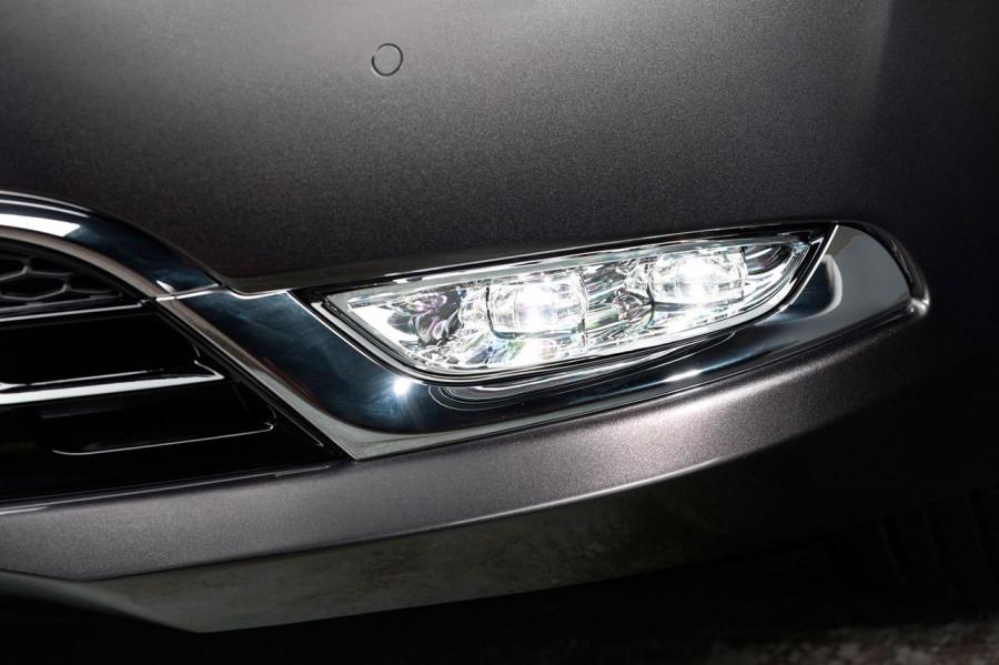  Chrysler 200 2015 года  (фото 126 из 207)